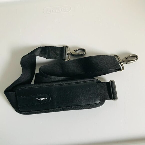 Targus Black Polyester Laptop Bag with Shoulder Strap - Picture 7 of 10